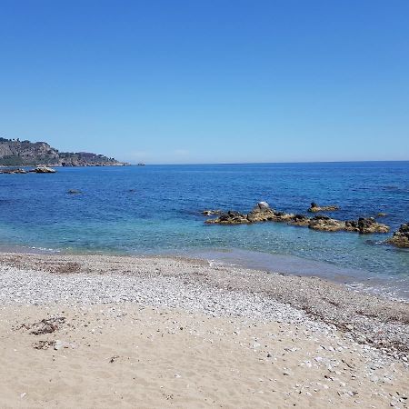 Appartamenti Via Lombardo Giardini Naxos Bagian luar foto