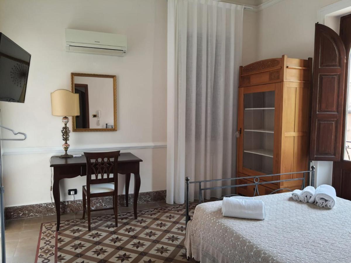 Appartamenti Via Lombardo Giardini Naxos Bagian luar foto